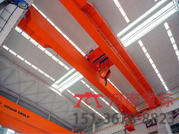 雙梁行車在重型制造業(yè)中的應(yīng)用與優(yōu)勢