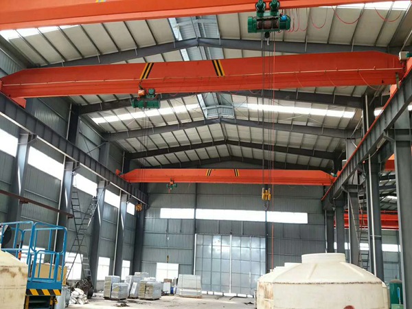 貴州黔西單梁行吊廠家冶金起重機(jī)作業(yè)環(huán)境
