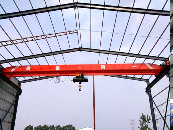 福建龍巖單梁行吊廠(chǎng)家橋式起重機(jī)選購(gòu)方法