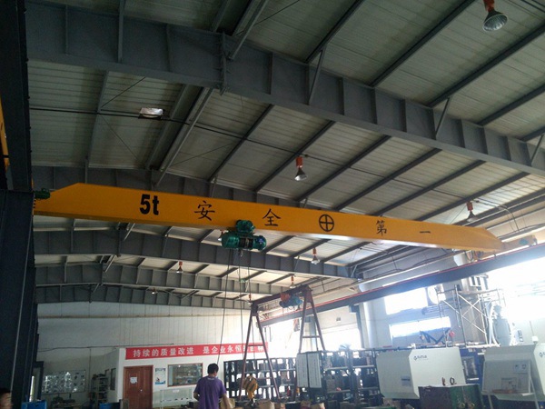 黑龍江哈爾濱單梁行吊廠(chǎng)家3噸跨10.5米行車(chē)介紹